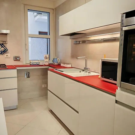 Jonathan Luxury Per 10 的里雅斯特