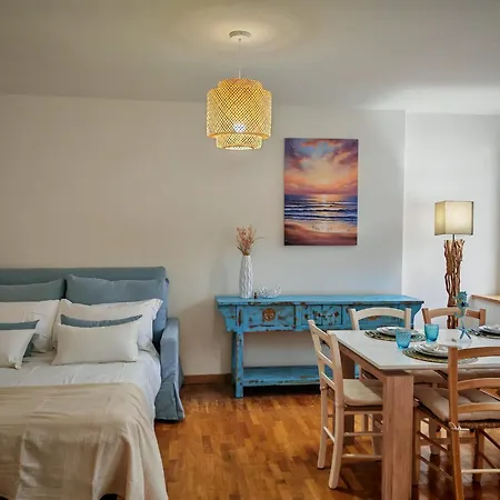 Jonathan Luxury Per 10 * Triest