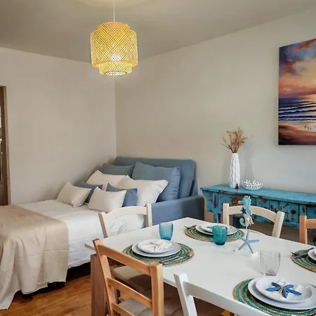 Jonathan Luxury Per 10 的里雅斯特