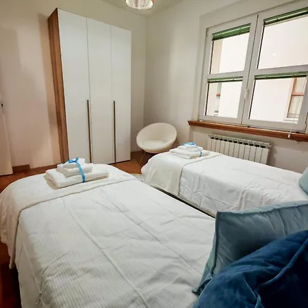 Jonathan Luxury Per 10 Daire Trieste