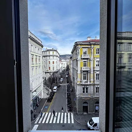 Jonathan Luxury Per 10 * Trieste